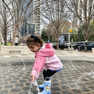 Columbia Pink Rain jacket/ wind breaker size 2t